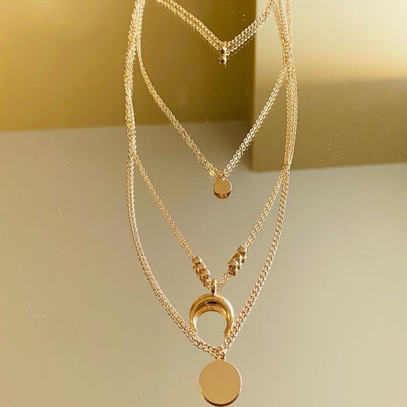 Half crescent multi-layer necklace - Picture 3 of 4